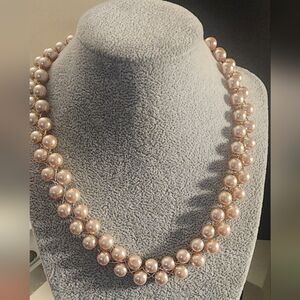 Elegant Pearl Necklace, Light Pink.